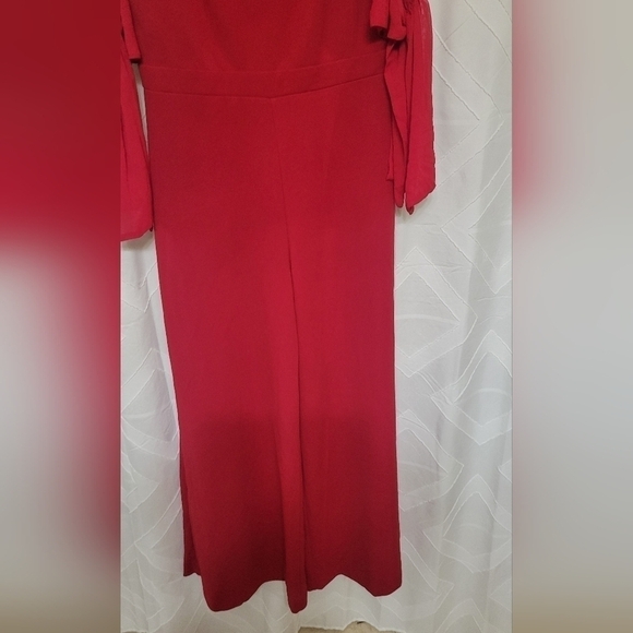 TAYLOR  SHOLDER RED  JUMPSUIT size 10 - Picture 5 of 11